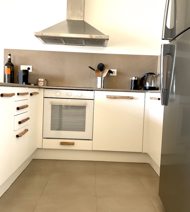 Resa estates huis huren for rent Cala Tarida Kitchen.jpg